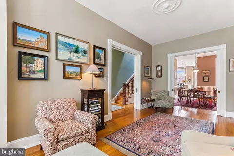 Living - 612 E Street St NE, Washington, DC 20002 photo 5 of 9