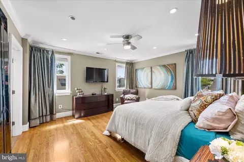 Bedroom - 854 Venable Pl NW, Washington, DC 20012 photo 2 of 5
