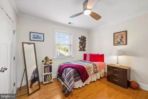 Bedroom - 854 Venable Pl NW, Washington, DC 20012 photo 4 of 5