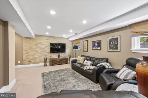 Living - 854 Venable Pl NW, Washington, DC 20012 photo 2 of 2