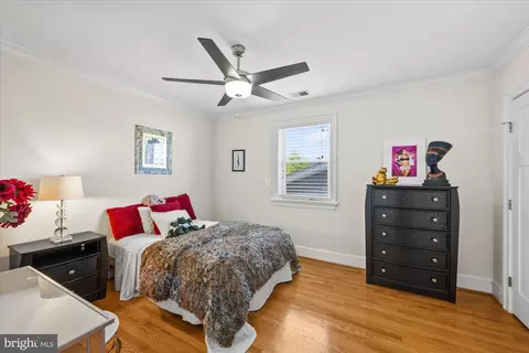 Bedroom - 854 Venable Pl NW, Washington, DC 20012 photo 3 of 5