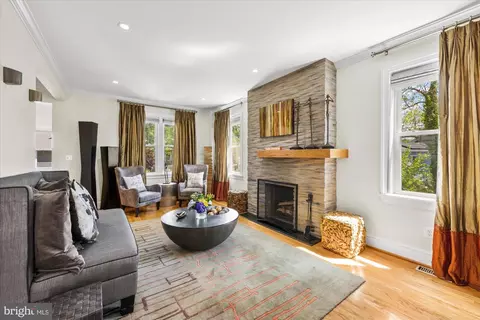 Living - 854 Venable Pl NW, Washington, DC 20012 photo 1 of 2