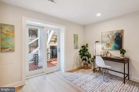 Dining - 432 6th St NE, Washington, DC 20002 photo 4 of 4