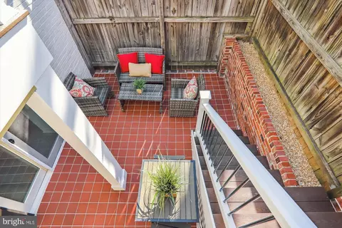 Exterior - 432 6th St NE, Washington, DC 20002 photo 3 of 10