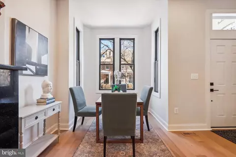 Dining - 432 6th St NE, Washington, DC 20002 photo 2 of 4