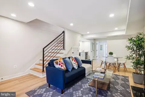 Living - 432 6th St NE, Washington, DC 20002 photo 5 of 6