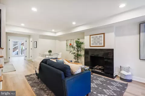 Living - 432 6th St NE, Washington, DC 20002 photo 6 of 6