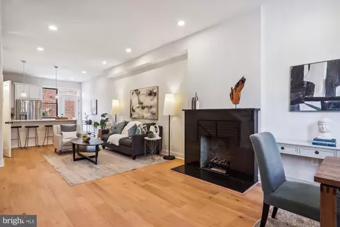432 6th St NE, Washington, DC 20002