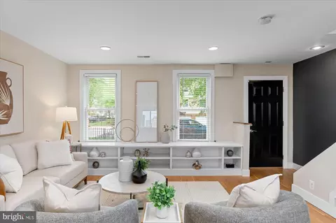 203 17th St SE, Washington, DC 20003 photo 8