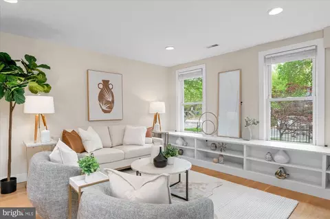 203 17th St SE, Washington, DC 20003 photo 6