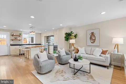 203 17th St SE, Washington, DC 20003