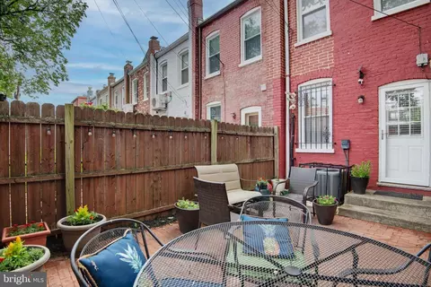 Exterior - 21 16th St NE, Washington, DC 20002 photo 6 of 7