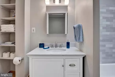 Bath - 21 16th St NE, Washington, DC 20002 photo 1 of 3