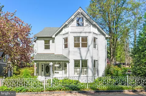 2722 Chain Bridge Rd NW, Washington, DC 20016