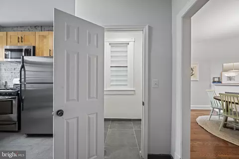 1342 Emerald St NE, Washington, DC 20002 photo 17