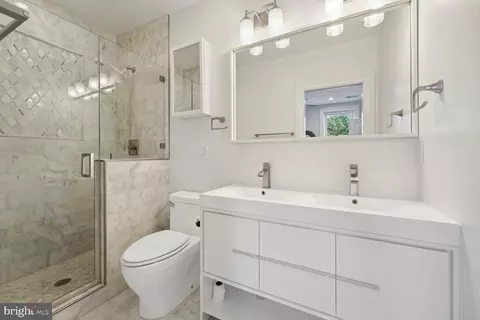 Bath - 647 Morton Pl NE, Washington, DC 20002 photo 2 of 5