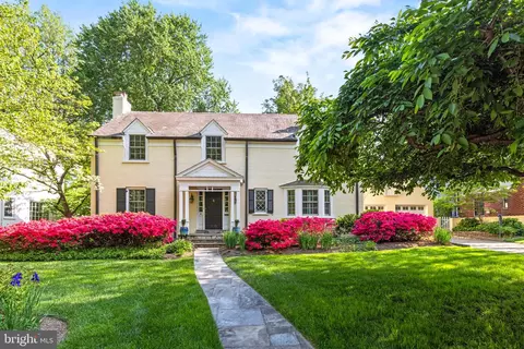 3272 Aberfoyle Pl NW, Washington, DC 20015