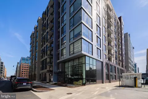 Exterior - 37 L St SE #703, Washington, DC 20003 photo 3 of 8