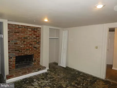 Living - 708 G St SE, Washington, DC 20003 photo 4 of 4