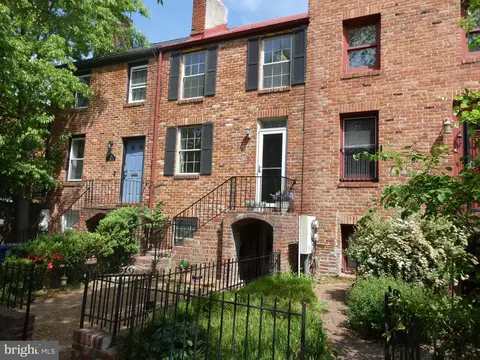 Other - 708 G St SE, Washington, DC 20003 photo 3 of 12