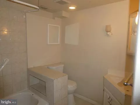 Bath - 708 G St SE, Washington, DC 20003 photo 1 of 2