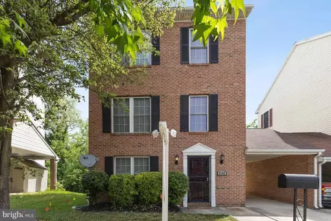 2728 Knox Ter SE, Washington, DC 20020