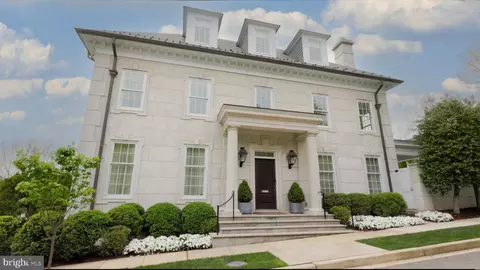 2101 Dunmore Ln NW, Washington, DC 20007
