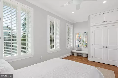 Bath - 331 Maryland Ave NE, Washington, DC 20002 photo 3 of 5