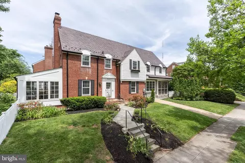 4447 Ellicott St NW, Washington, DC 20016