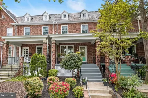 2457 39th Pl NW, Washington, DC 20007
