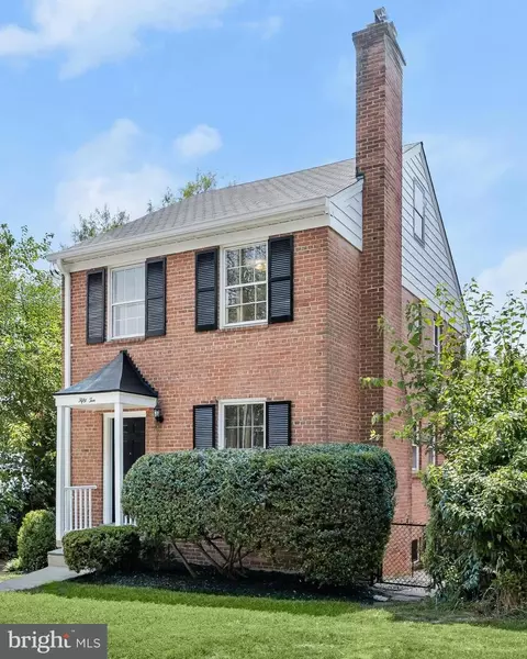5010 42nd St NW, Washington, DC 20016
