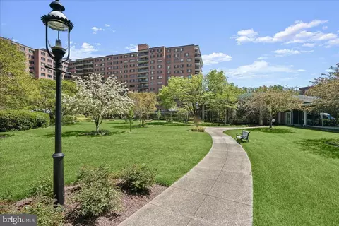 4201 Cathedral Ave NW #415W, Washington, DC 20016