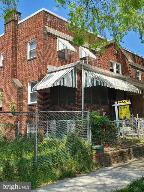 Exterior - 404 23rd Pl NE, Washington, DC 20002 photo 3 of 23