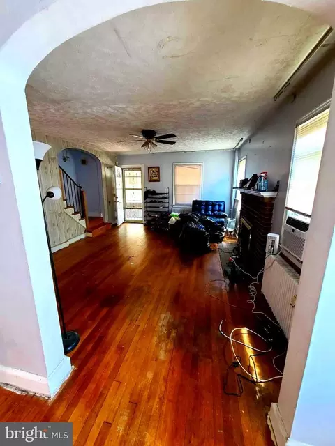 Entry Way - 404 23rd Pl NE, Washington, DC 20002 photo 11 of 16
