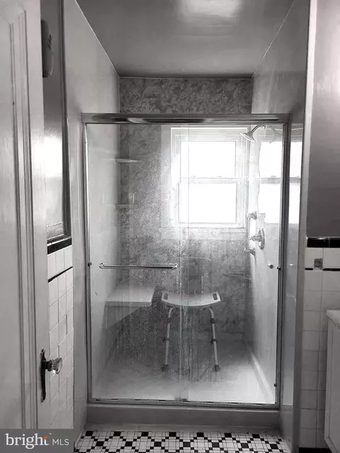 Bath - 404 23rd Pl NE, Washington, DC 20002 photo 3 of 3
