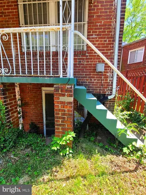 Exterior - 404 23rd Pl NE, Washington, DC 20002 photo 19 of 23
