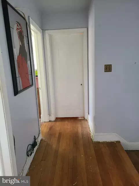 Entry Way - 404 23rd Pl NE, Washington, DC 20002 photo 4 of 16
