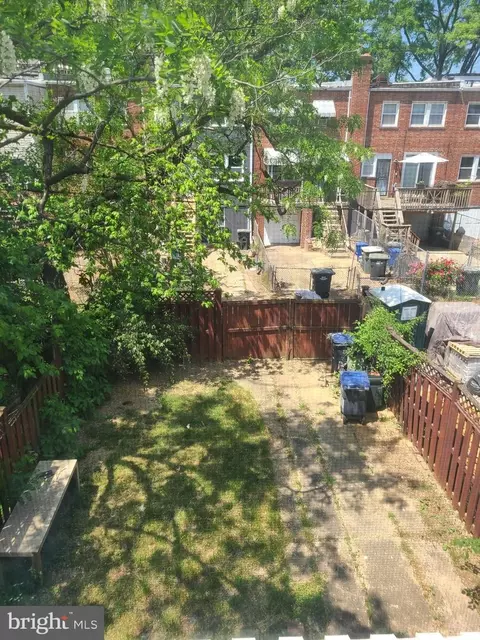 Exterior - 404 23rd Pl NE, Washington, DC 20002 photo 6 of 23