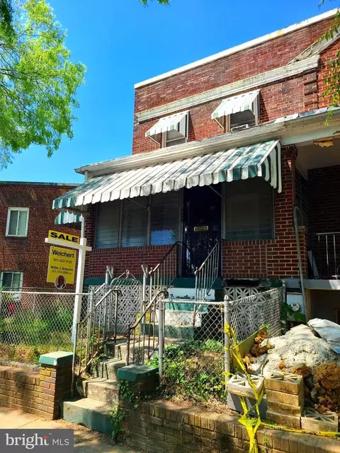 Exterior - 404 23rd Pl NE, Washington, DC 20002 photo 15 of 23