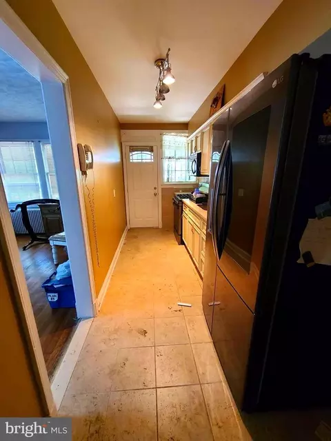 Entry Way - 404 23rd Pl NE, Washington, DC 20002 photo 10 of 16