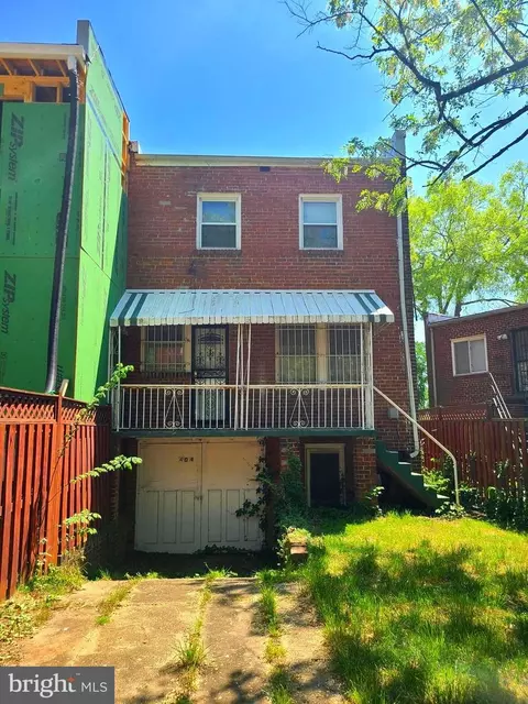 Exterior - 404 23rd Pl NE, Washington, DC 20002 photo 22 of 23