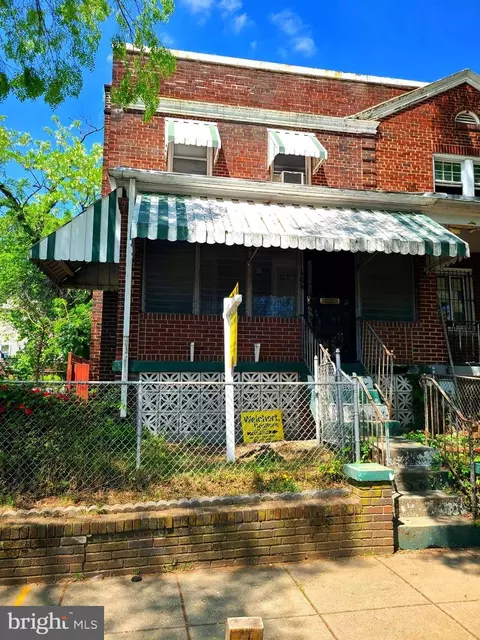 Exterior - 404 23rd Pl NE, Washington, DC 20002 photo 12 of 23