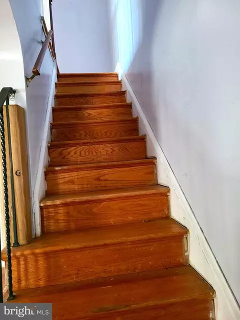 Entry Way - 404 23rd Pl NE, Washington, DC 20002 photo 6 of 16