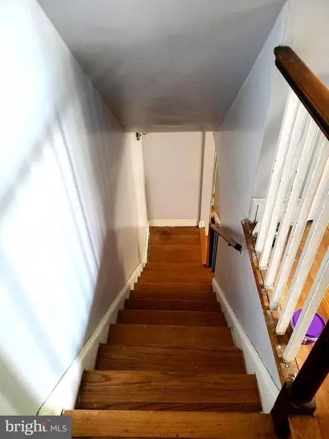 Entry Way - 404 23rd Pl NE, Washington, DC 20002 photo 5 of 16