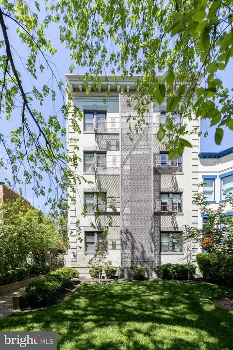 116 N Carolina Ave SE #302, Washington, DC 20003