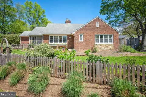 5501 29th St NW, Washington, DC 20015