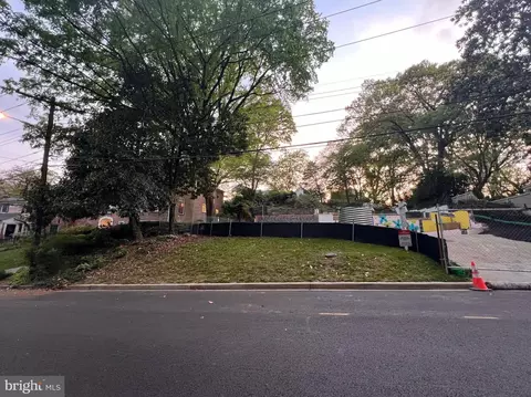 2250 48th St NW, Washington, DC 20007