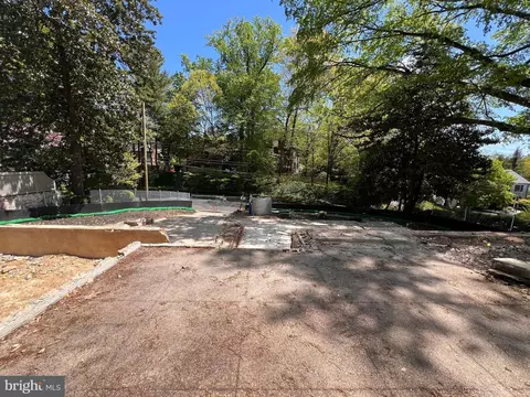 2250 48th St NW, Washington, DC 20007 photo 2