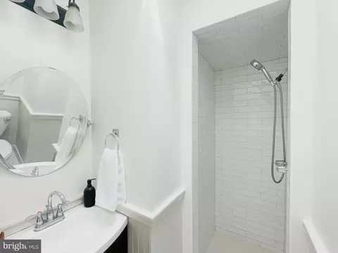 1416 C St NE, Washington, DC 20002 photo 12