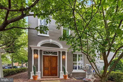 329 A St SE, Washington, DC 20003 photo 1